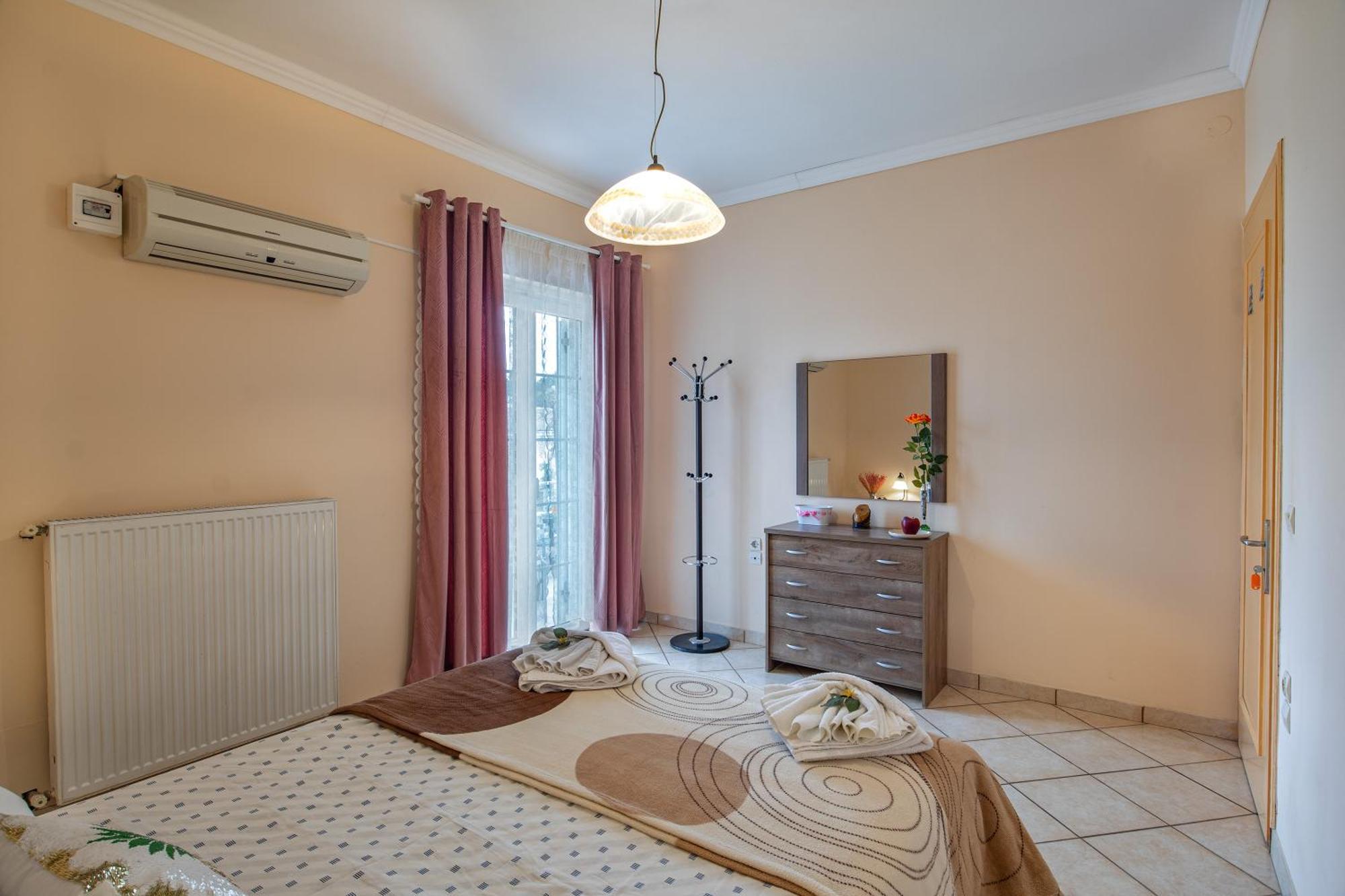 House Of Velenia - 2 Bedroom Apartment Near Old Town, Airport And Bus Station Corfu  Eksteriør billede