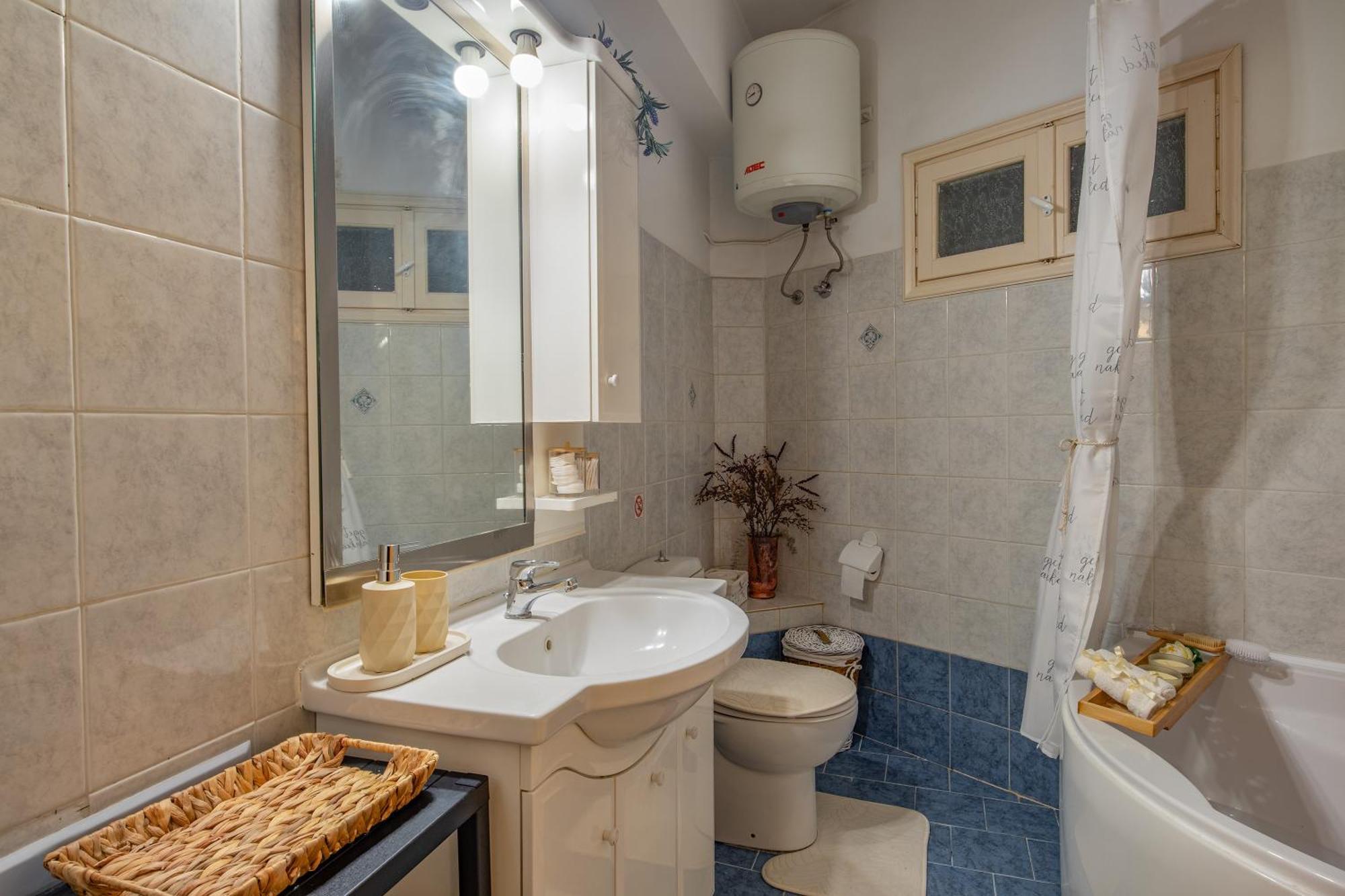 House Of Velenia - 2 Bedroom Apartment Near Old Town, Airport And Bus Station Corfu  Eksteriør billede