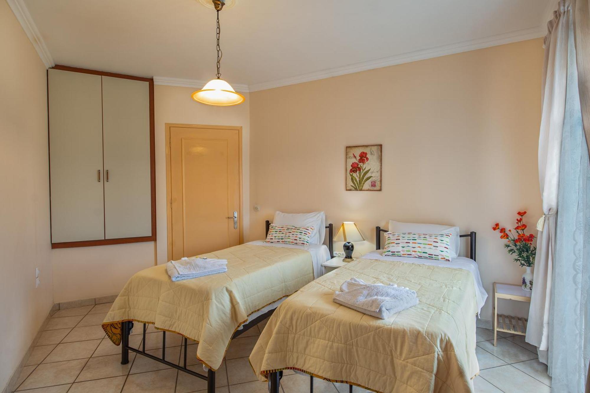 House Of Velenia - 2 Bedroom Apartment Near Old Town, Airport And Bus Station Corfu  Eksteriør billede