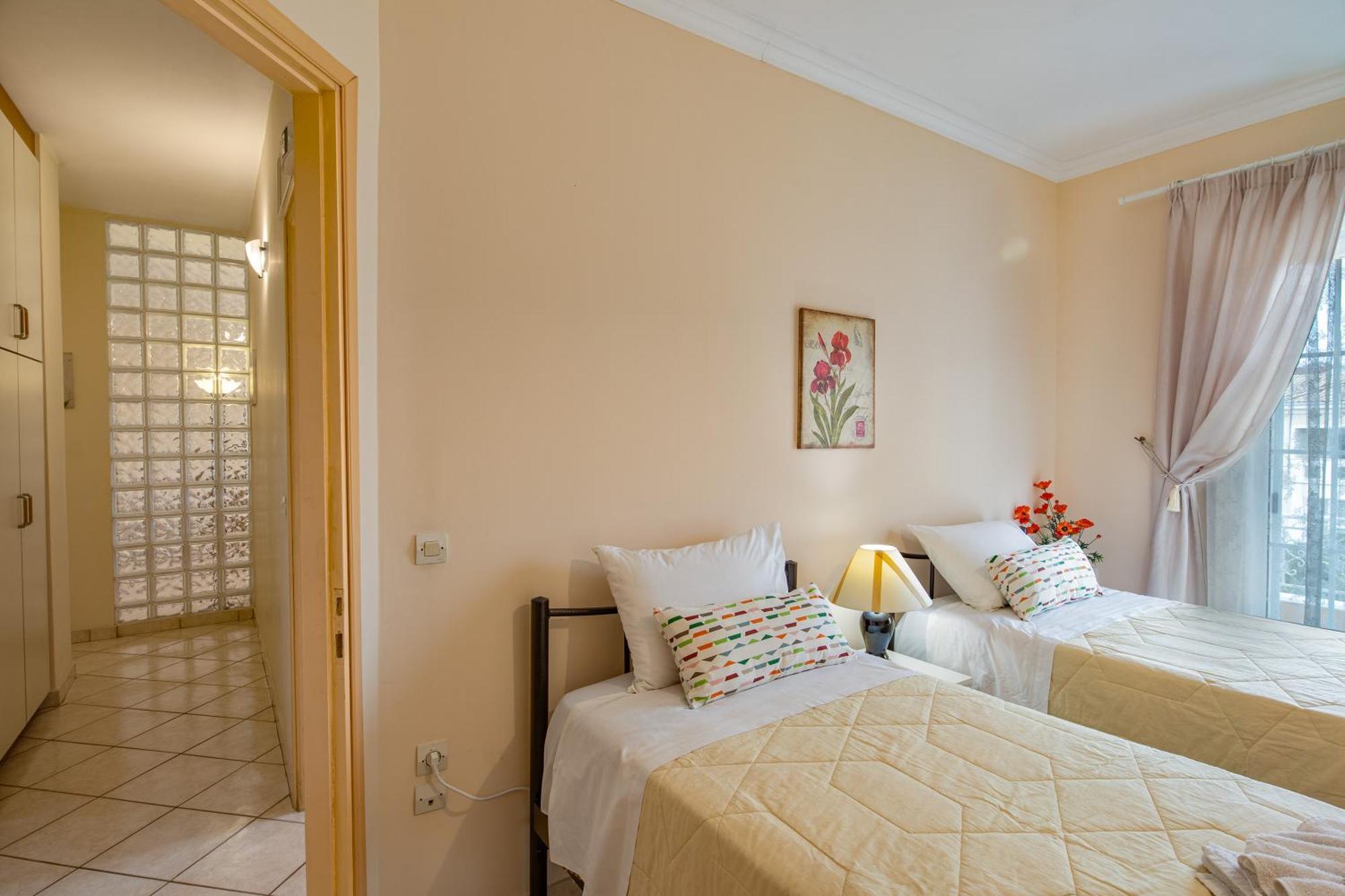 House Of Velenia - 2 Bedroom Apartment Near Old Town, Airport And Bus Station Corfu  Eksteriør billede