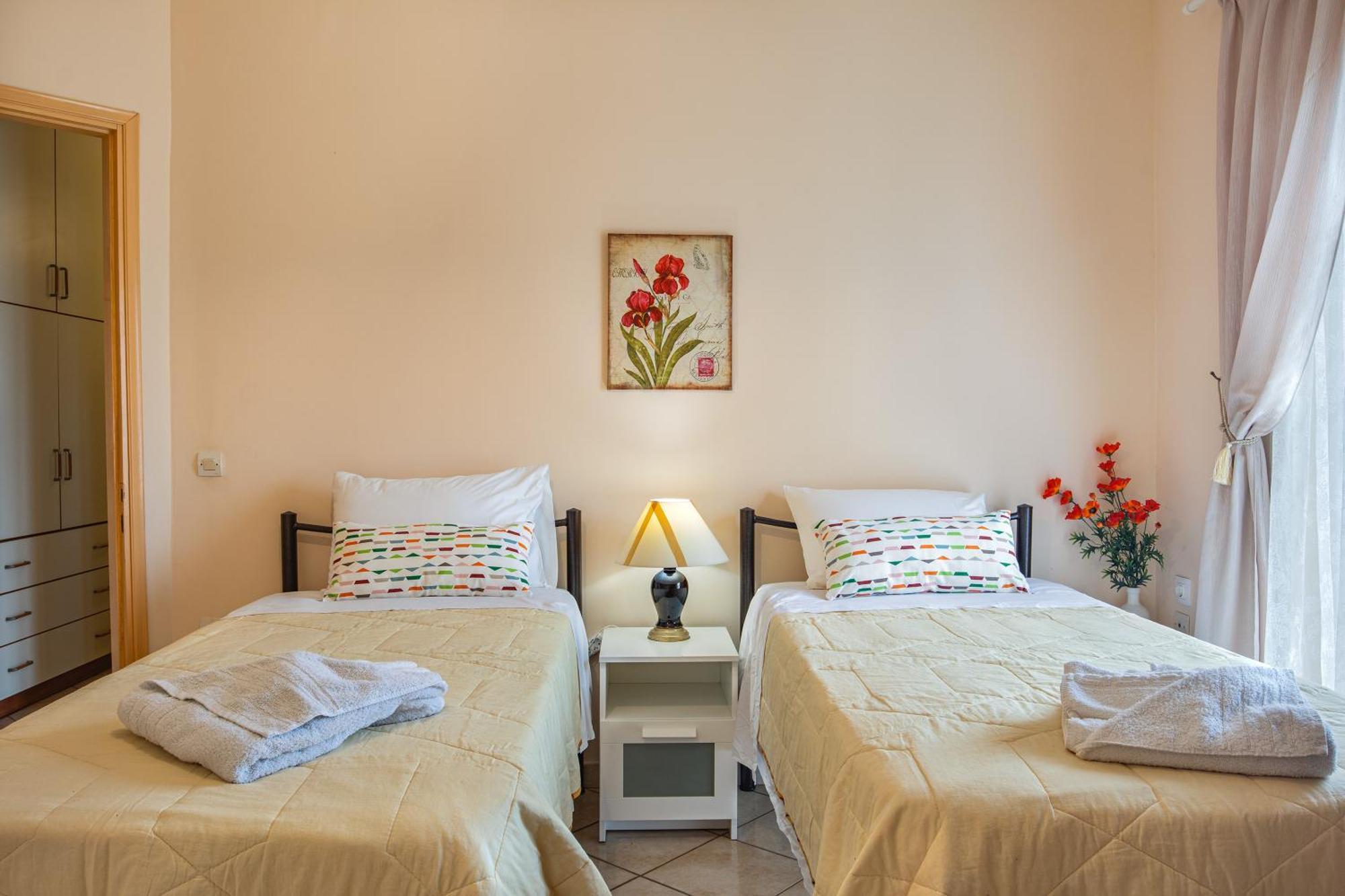 House Of Velenia - 2 Bedroom Apartment Near Old Town, Airport And Bus Station Corfu  Eksteriør billede